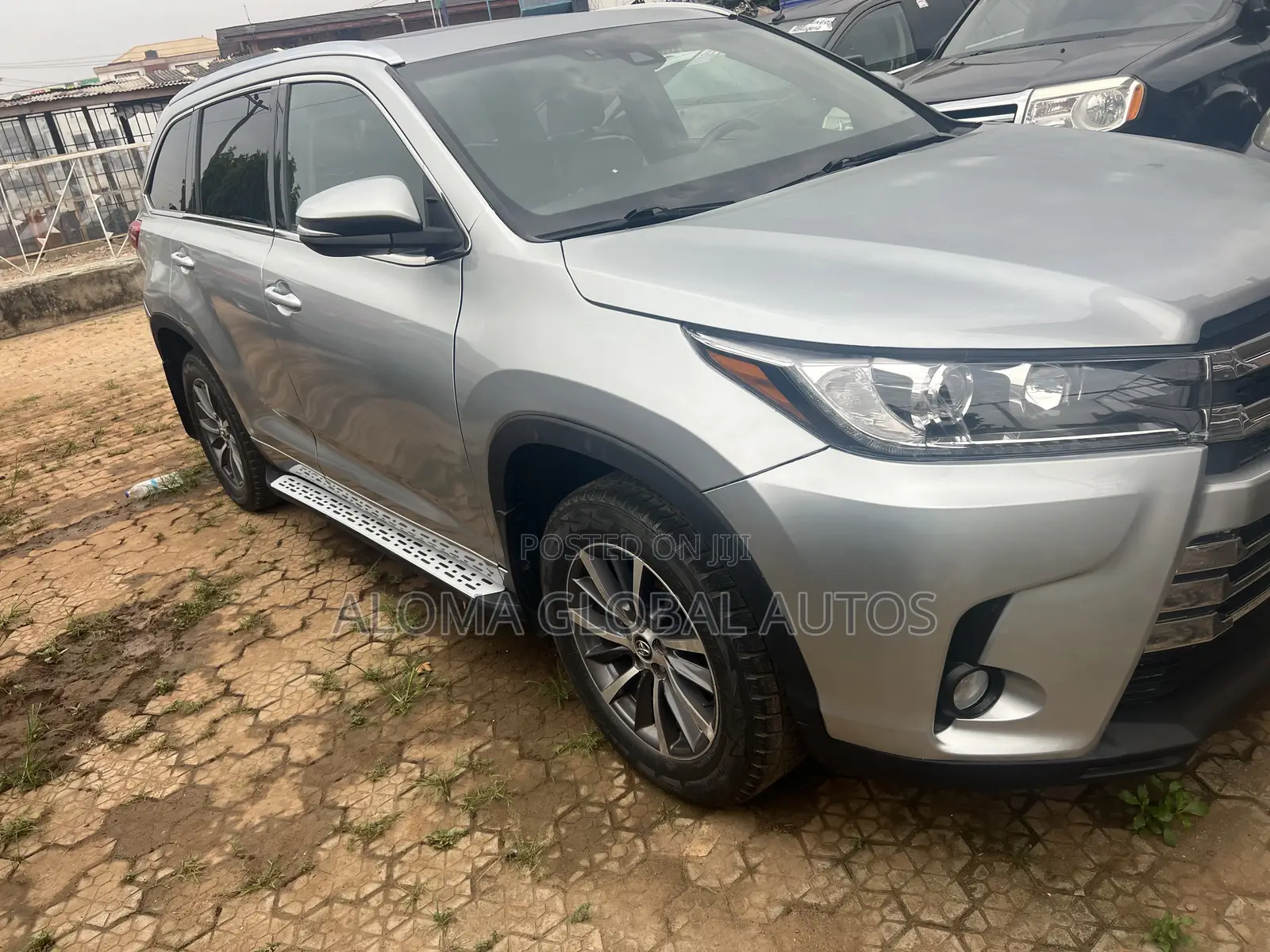 Toyota Highlander XLE 4x2 V6 (3.5L 6cyl 8A) 2017 Silver