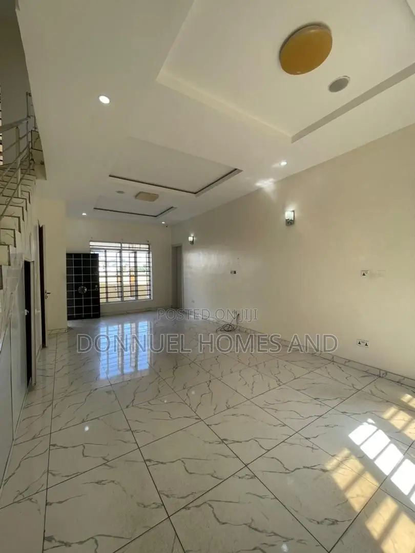 4bdrm Townhouse / Terrace in Ajah for rent