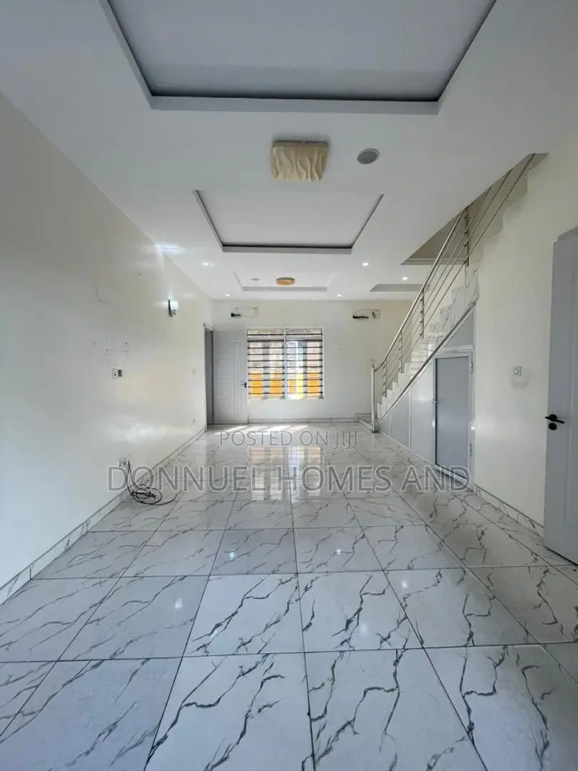 4bdrm Townhouse / Terrace in Ajah for rent