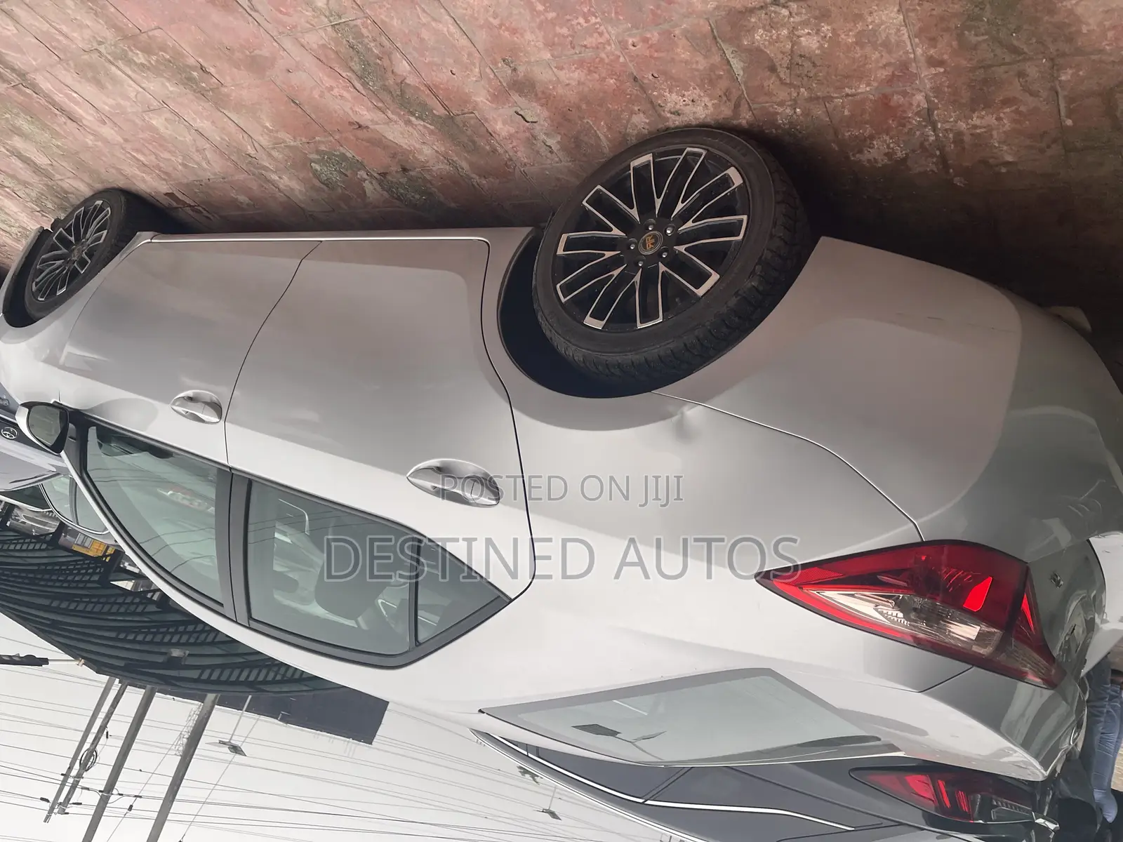 Toyota Corolla SE Special Edition 4dr Sedan (1.8L 4cyl CVT) 2017 Silver