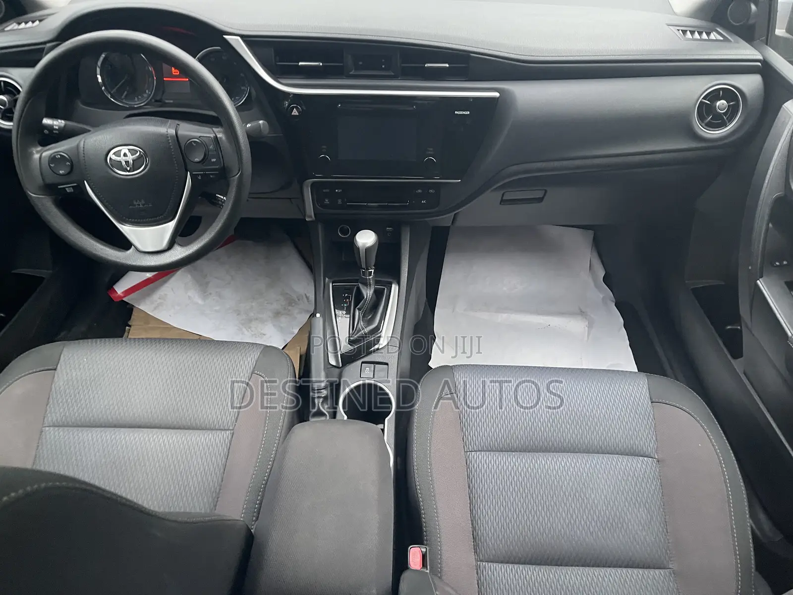 Toyota Corolla SE Special Edition 4dr Sedan (1.8L 4cyl CVT) 2017 Silver