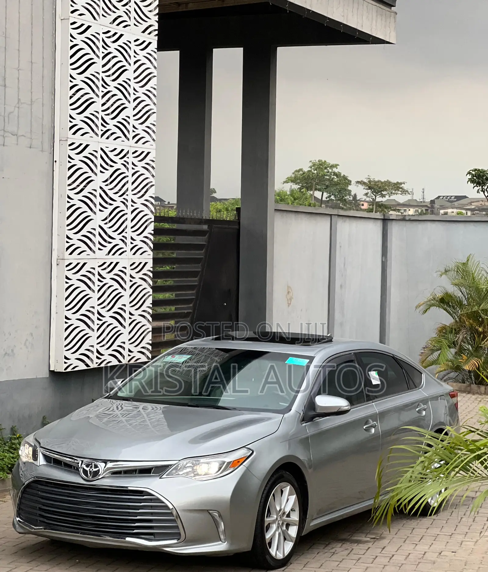 Toyota Avalon Limited 4dr Sedan (3.5L 6cyl 6A) 2015 Gray