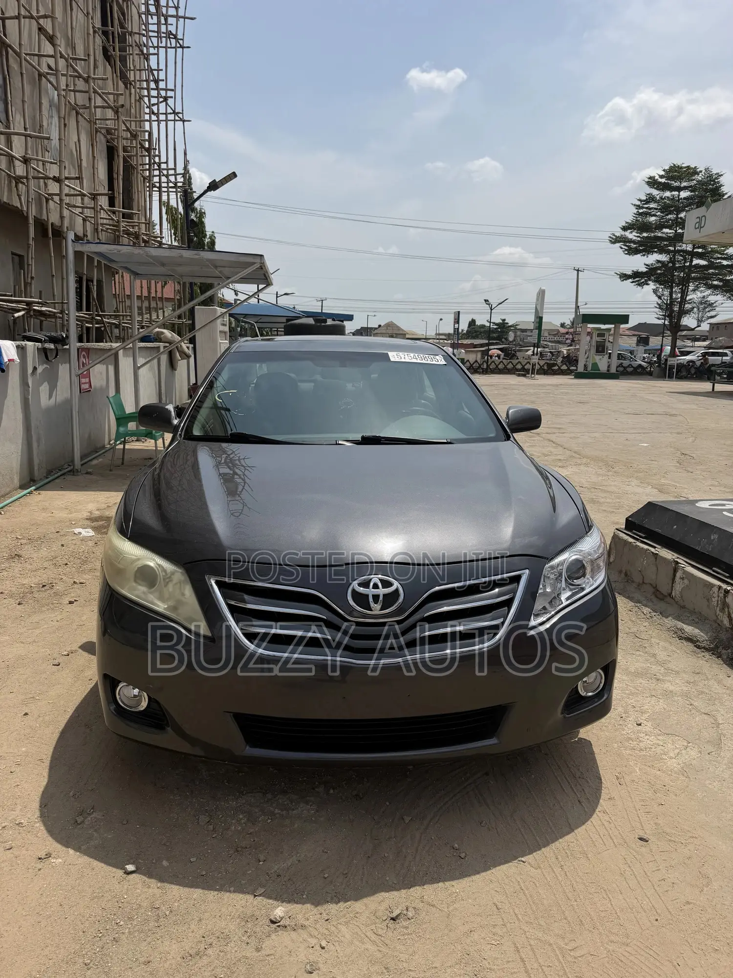 Toyota Camry XLE V6 4dr Sedan (3.5L 6cyl 6A) 2011 Gray