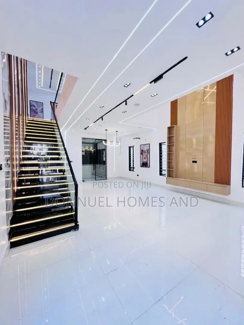 5bdrm Duplex in Ajah for sale