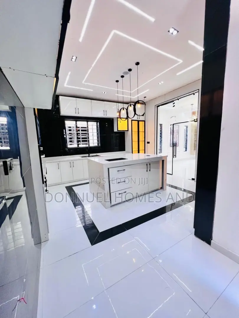 5bdrm Duplex in Ajah for sale