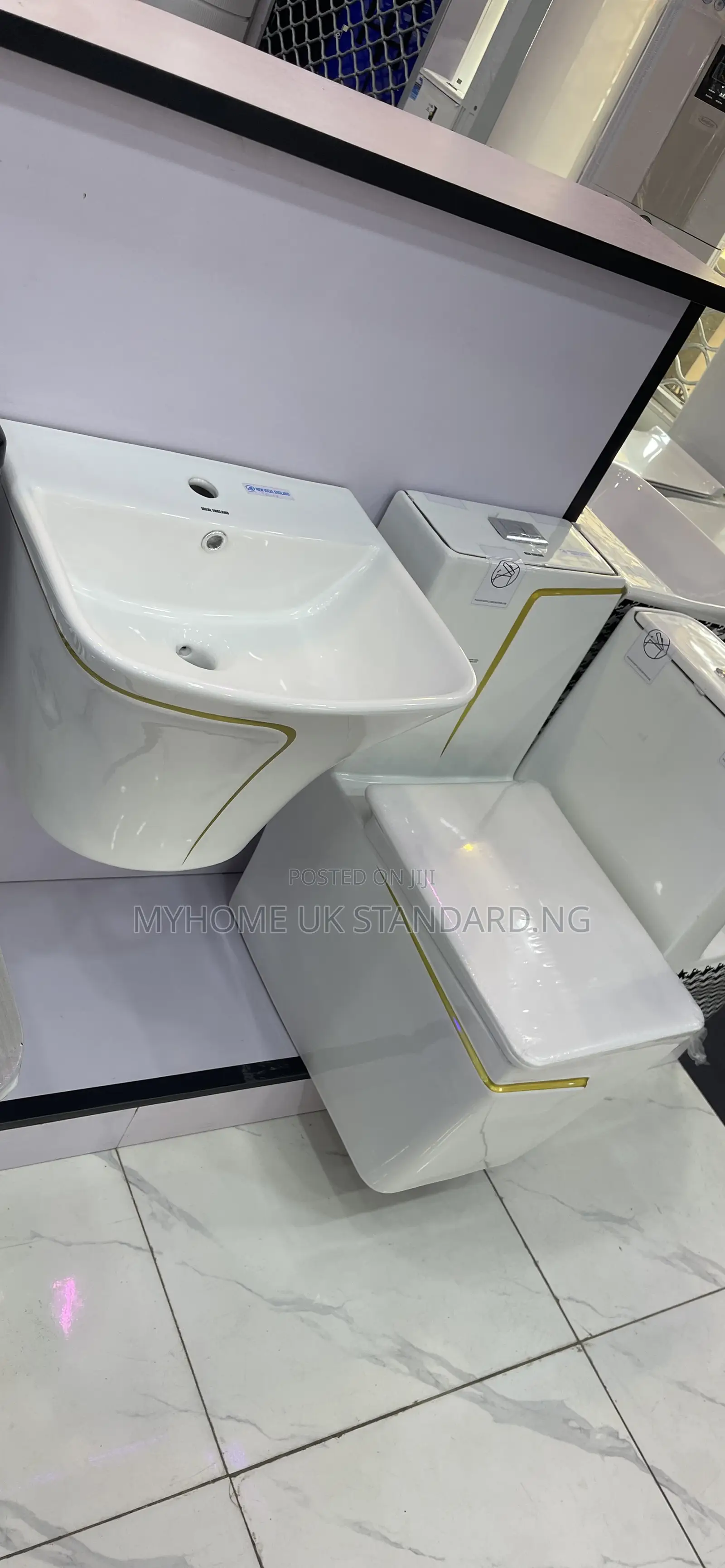 Original White And Gold England Toilet Seat With Suspended Basin