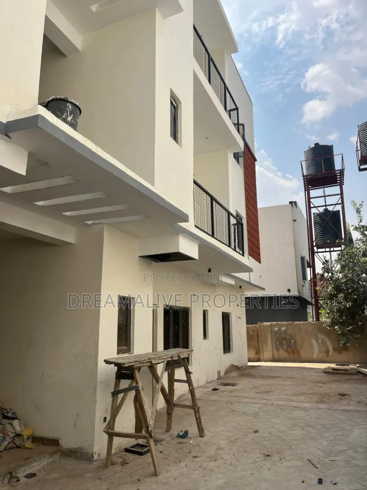 3bdrm Apartment in An Estate, Dawaki for rent