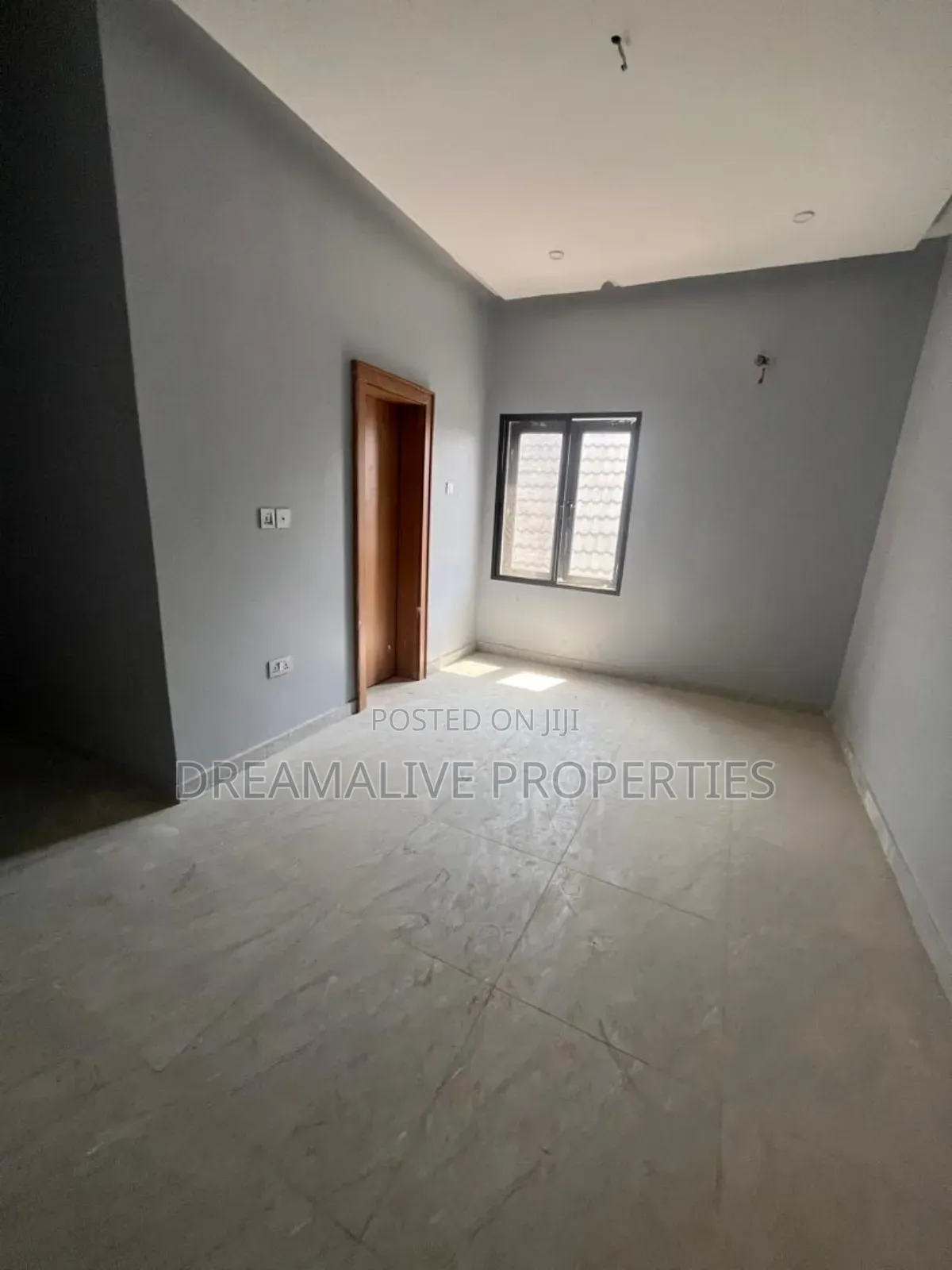 3bdrm Apartment in An Estate, Dawaki for rent