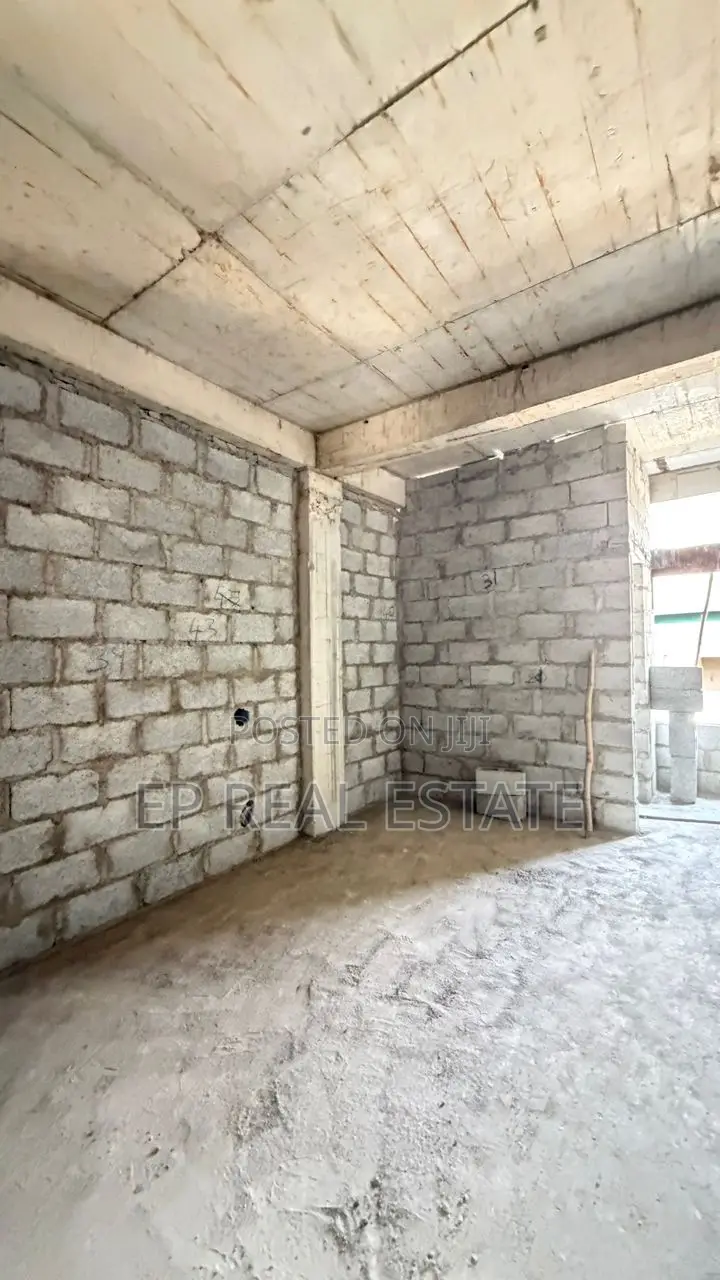 2bdrm Apartment in Wuse 2 for sale