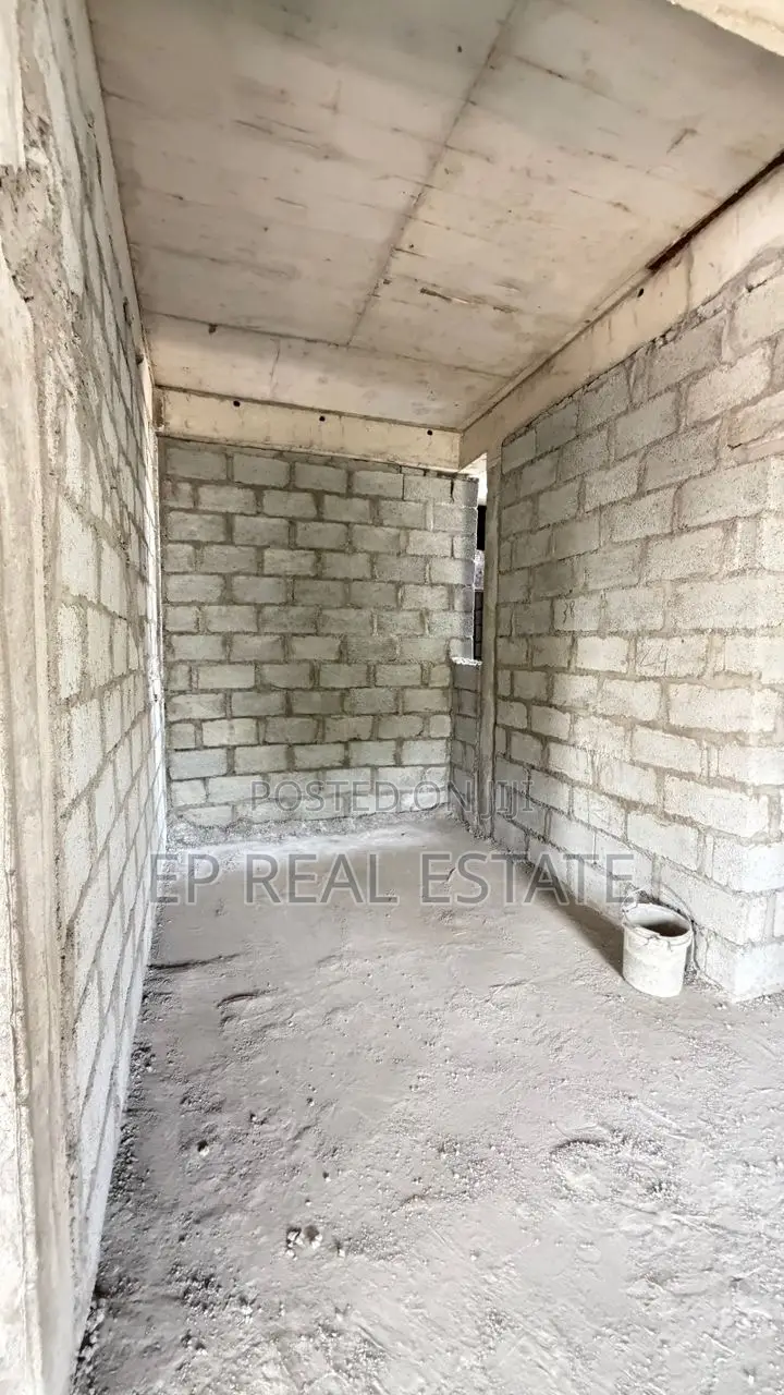 2bdrm Apartment in Wuse 2 for sale