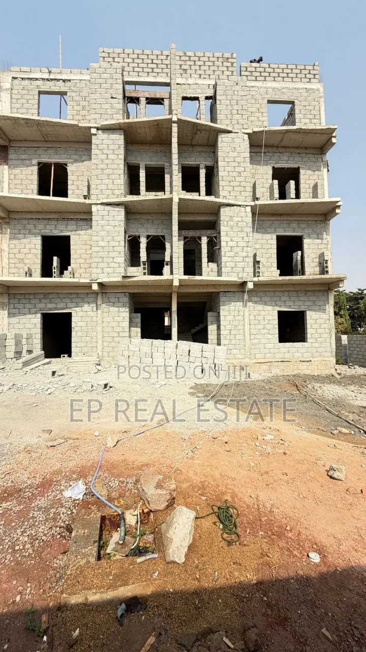 2bdrm Apartment in Wuse 2 for sale