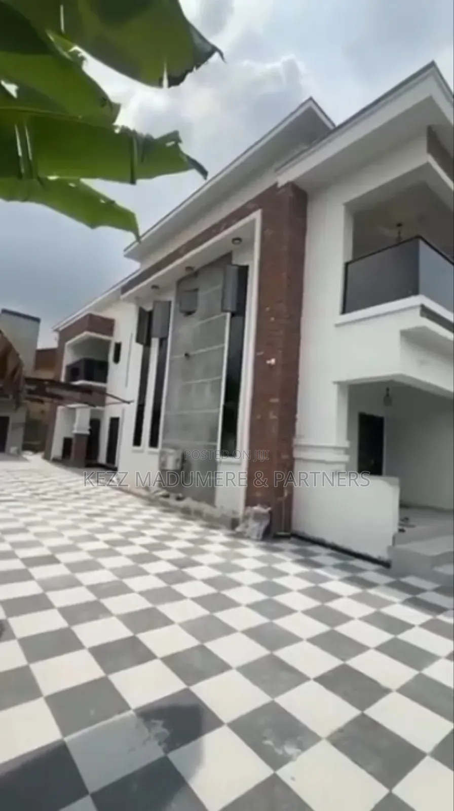 5bdrm Duplex in Refinery Road , for sale