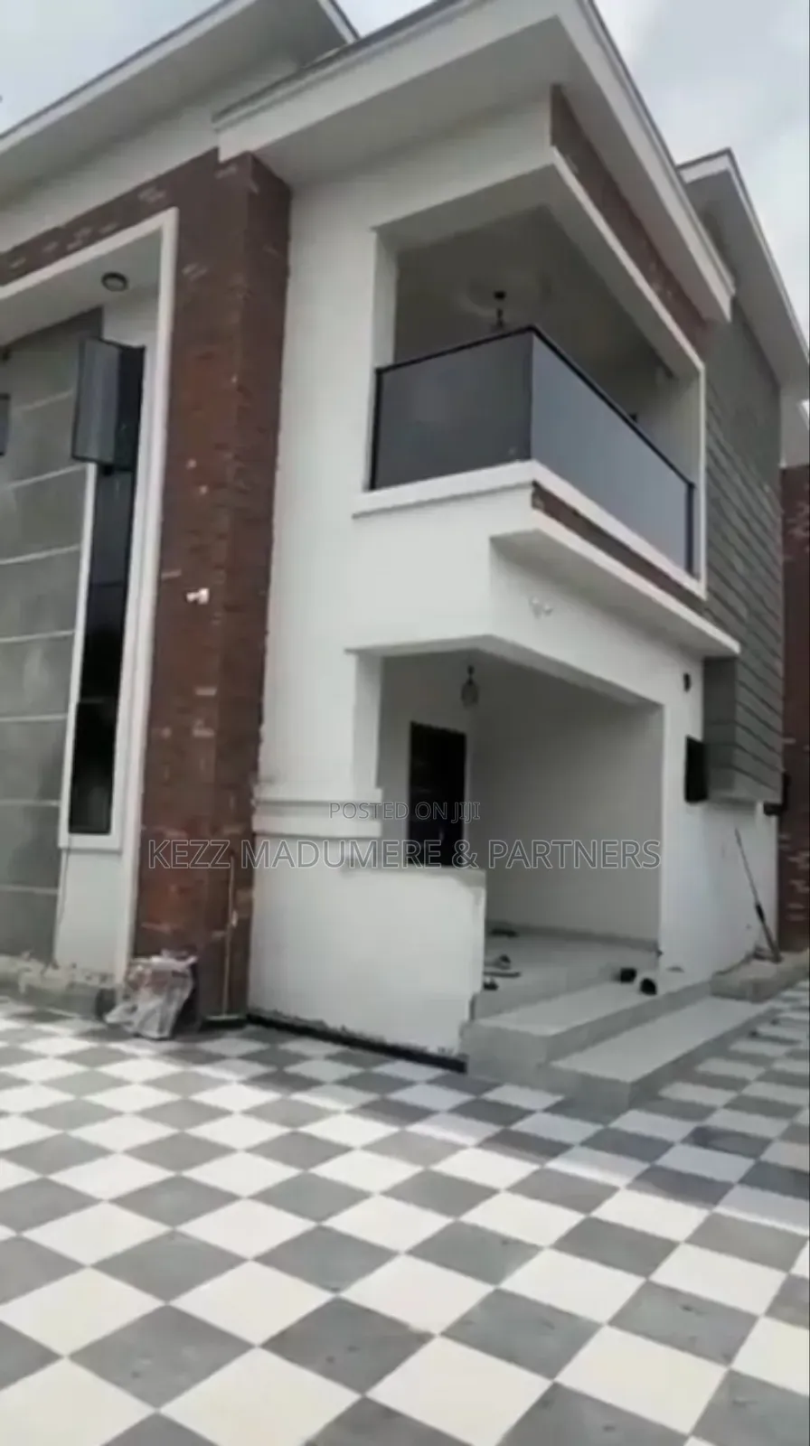 5bdrm Duplex in Refinery Road , for sale