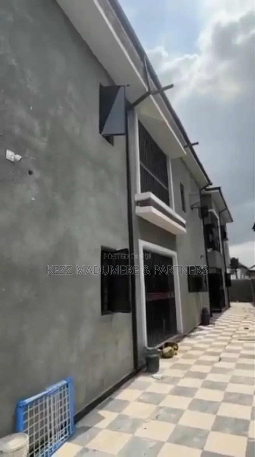 5bdrm Duplex in Refinery Road , for sale