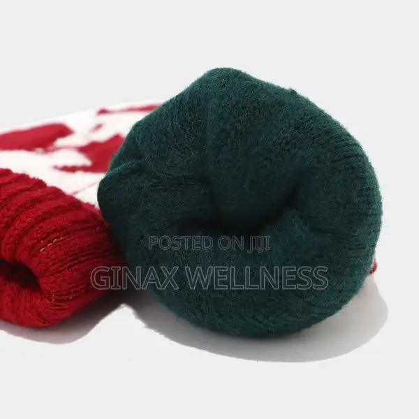 -Piece Canadian Maple Leaf-Designed Set With Beanie, Scarf and Mittens