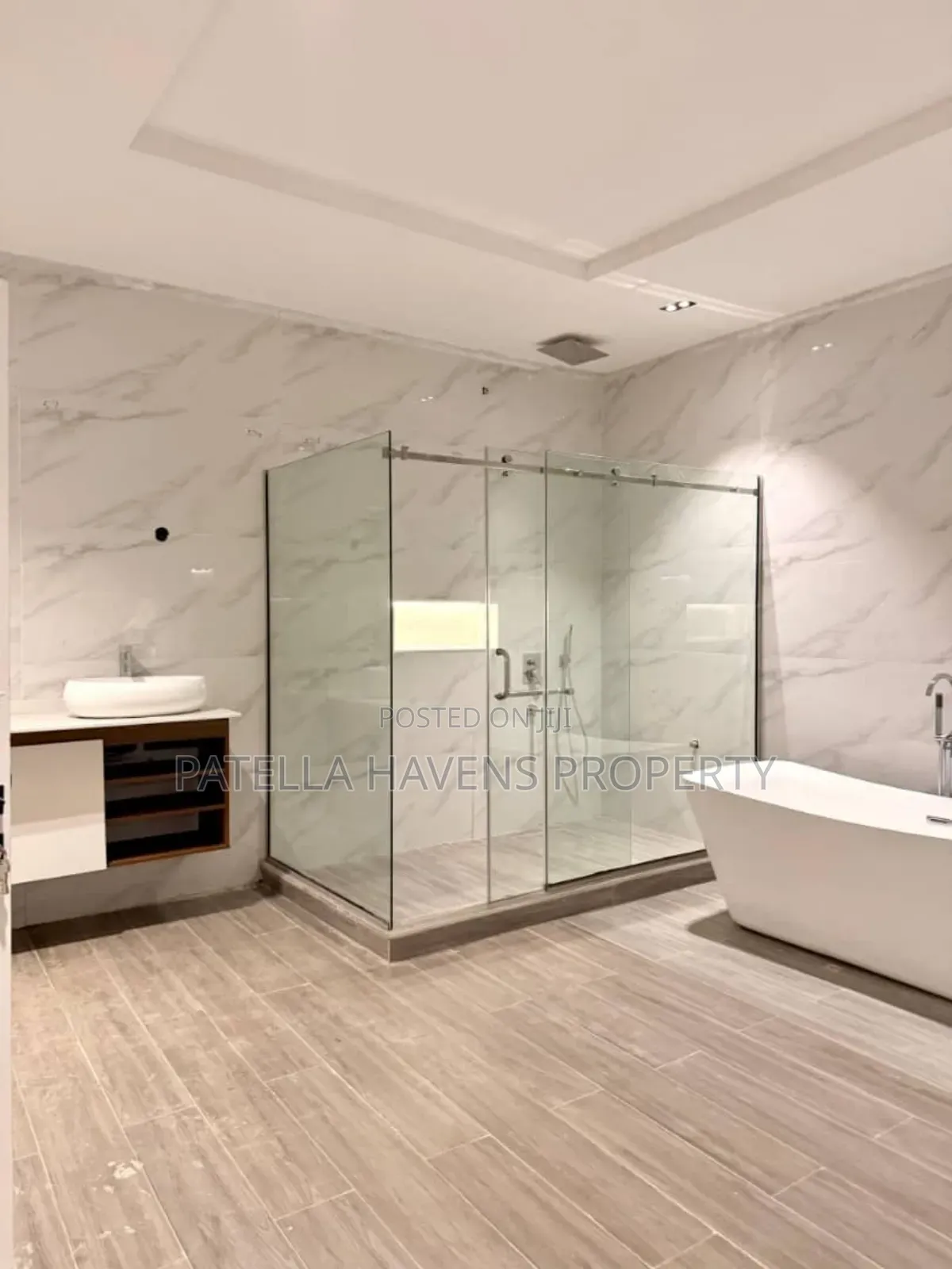 5bdrm Duplex in Idu for sale