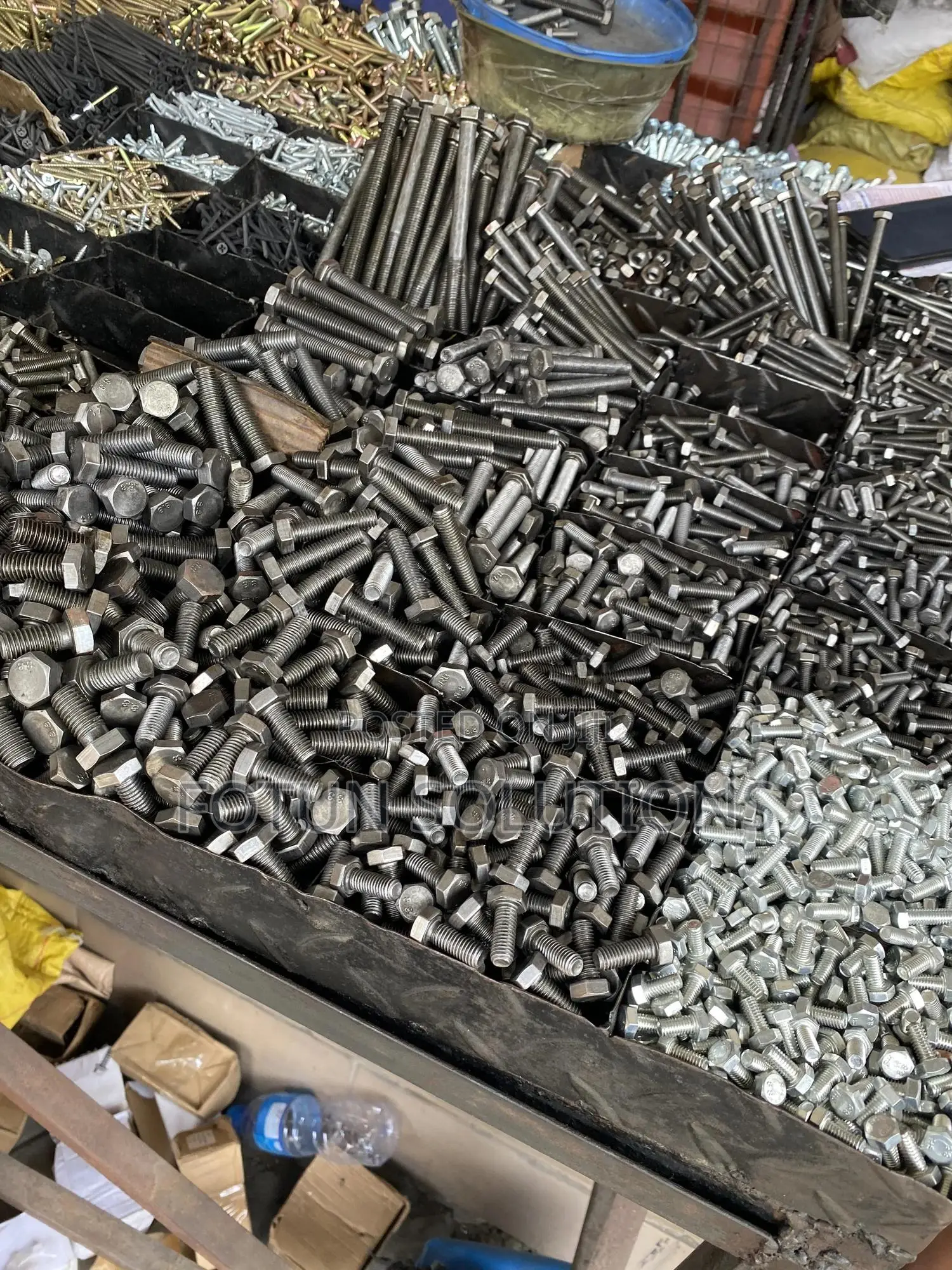 Bolt and Nuts With Screws