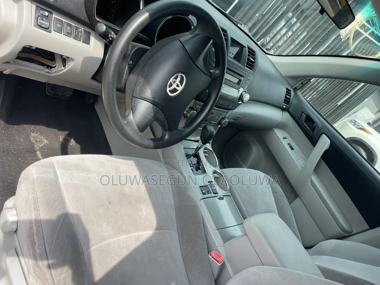 Toyota Highlander 3.5L 2WD 2013 White