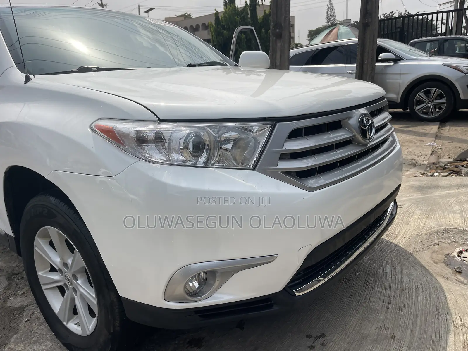 Toyota Highlander 3.5L 2WD 2013 White