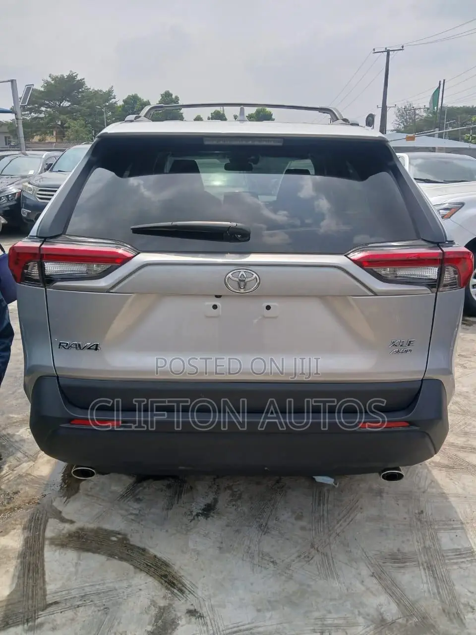 Toyota RAV4 XLE 2022 Gray