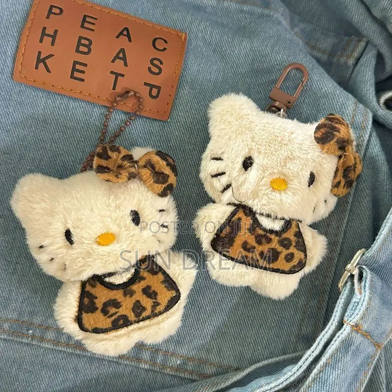 Hello Kitty Toy Bag Furry Charm Keyholder