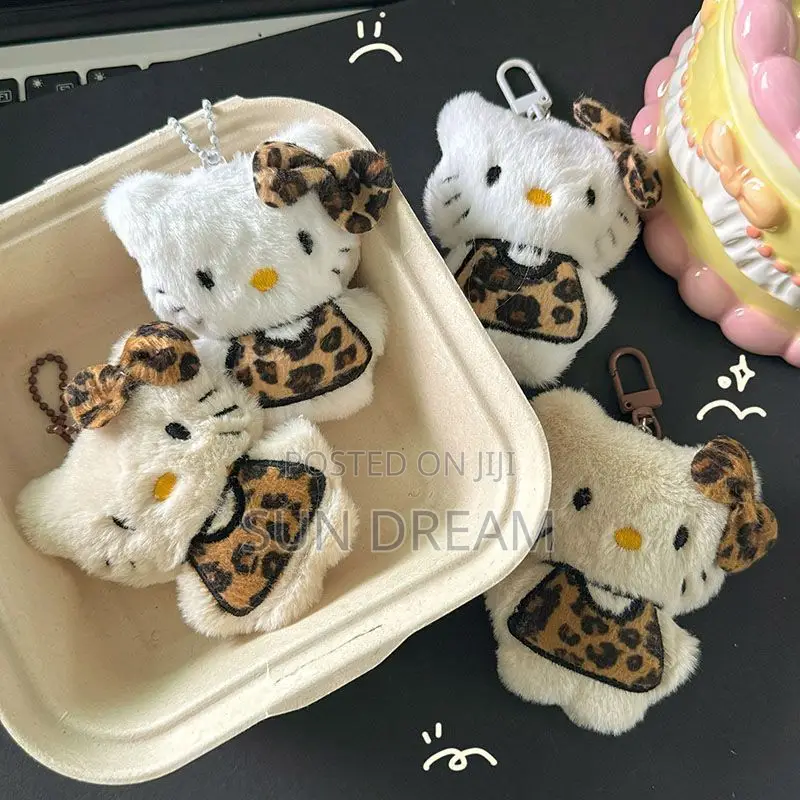Hello Kitty Toy Bag Furry Charm Keyholder
