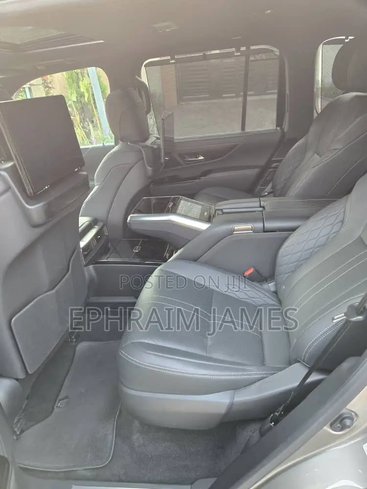 Lexus LX 600 2023 Gray