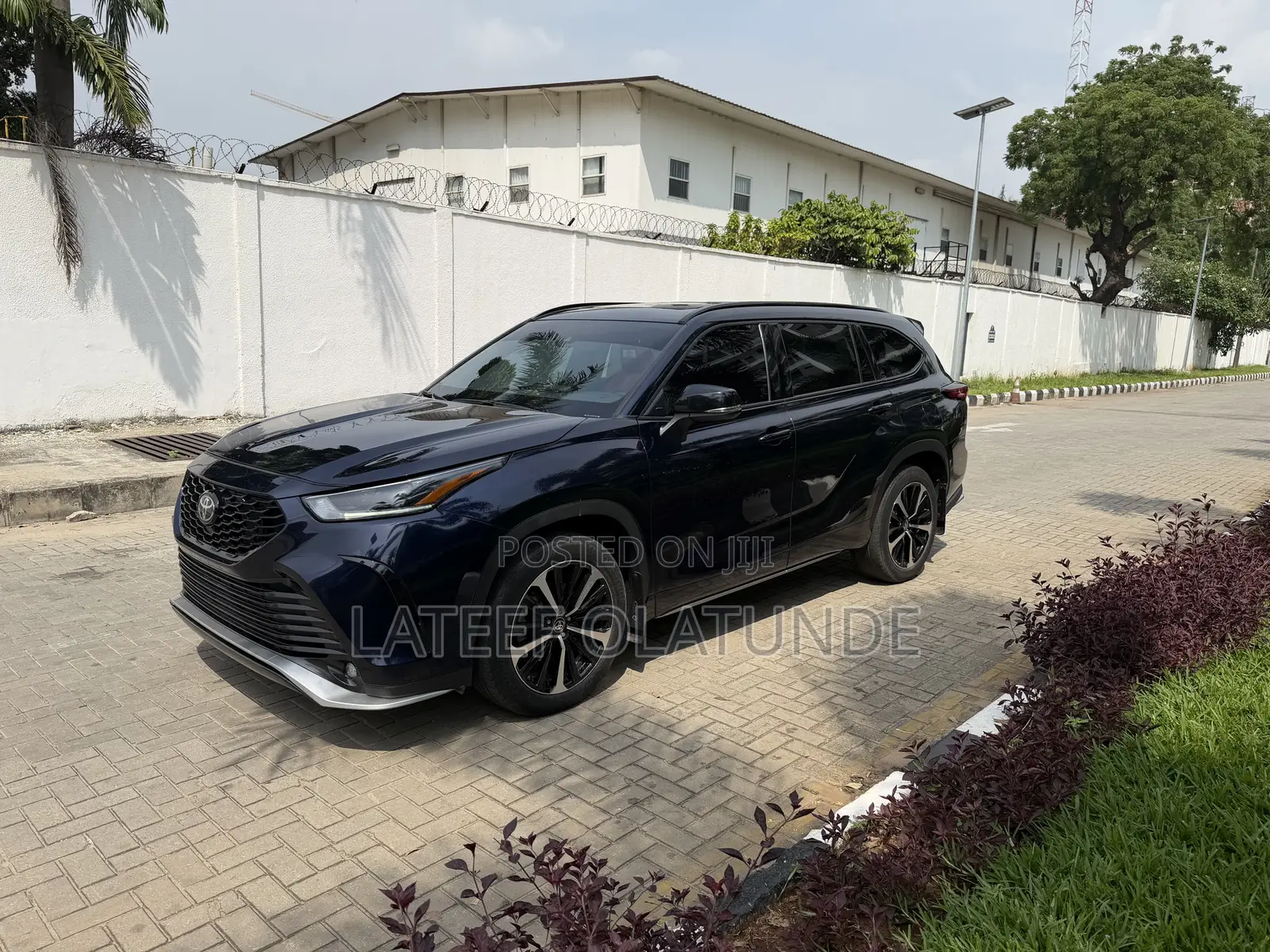 Toyota Highlander XSE 2022 Blue