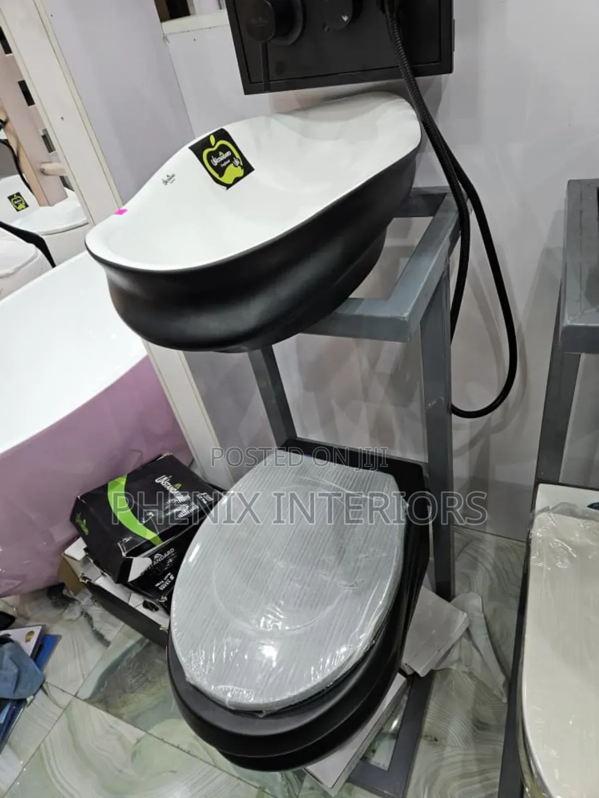 Luxury Wall Hung Wave Design Water Closet