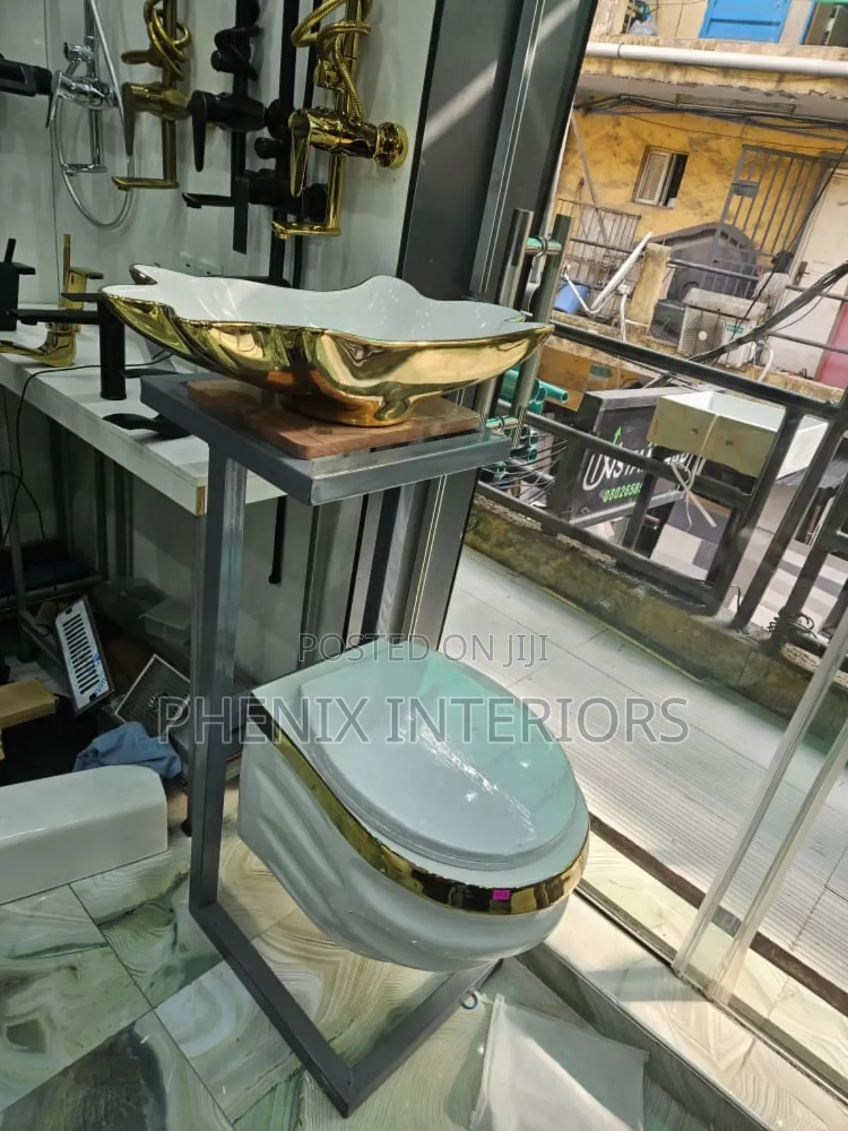 Luxury Wall Hung Wave Design Water Closet