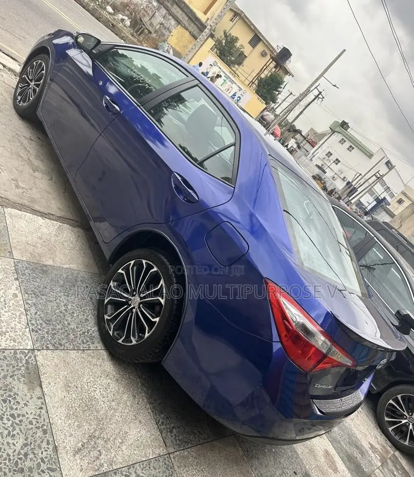 Toyota Corolla S 4dr Sedan (1.8L 4cyl CVT) 2015 Blue