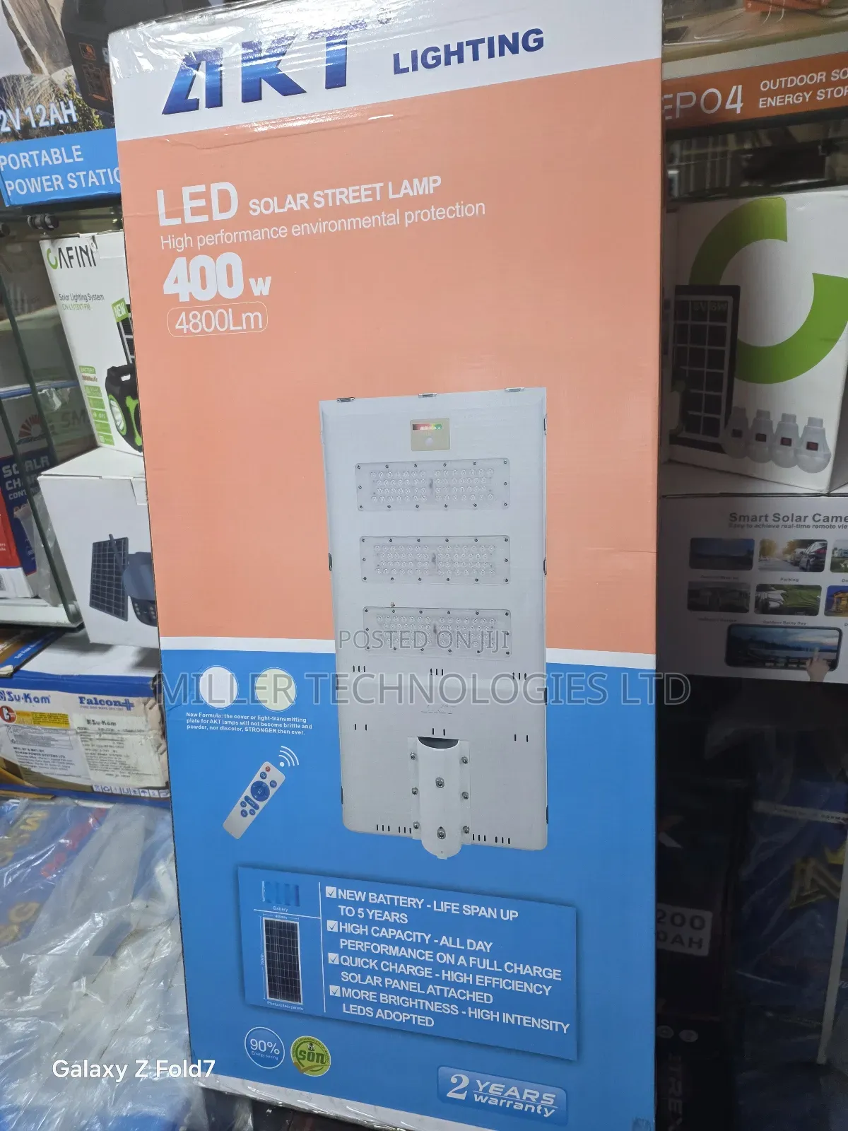 Akt 400w Solar Street Light 3 Bulbs With Remote Control