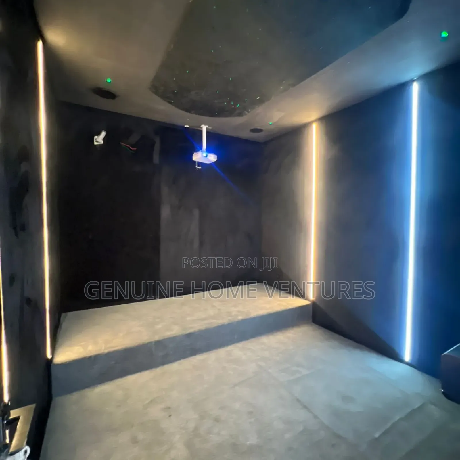 5bdrm Duplex in Orchid, Chevron for sale