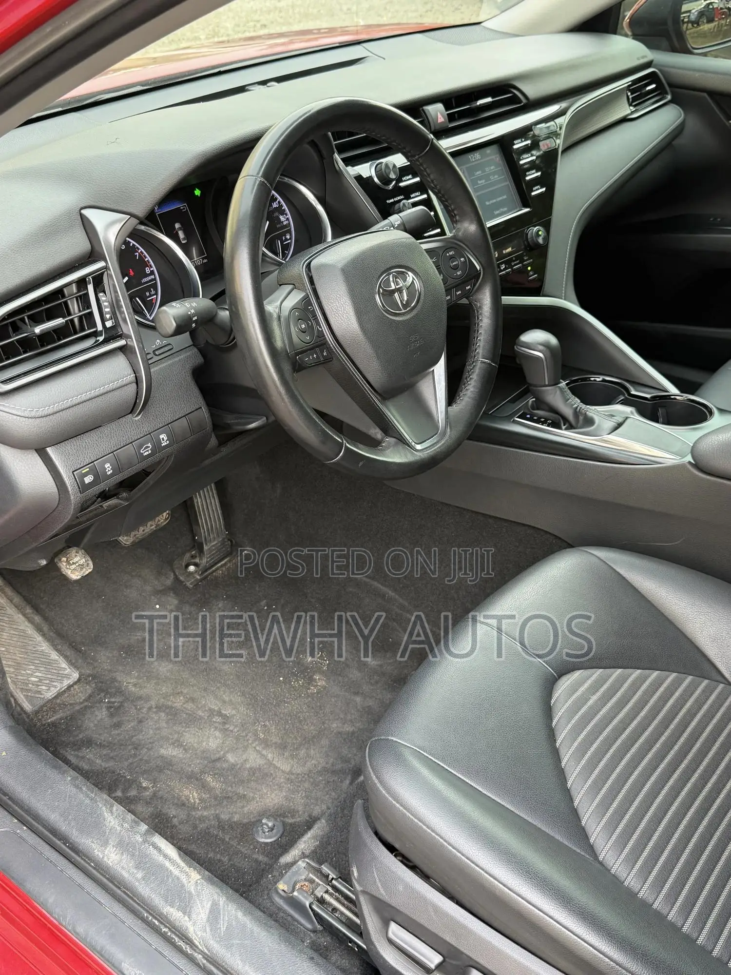 Toyota Camry SE (2.5L 4cyl 8A) 2019 Red