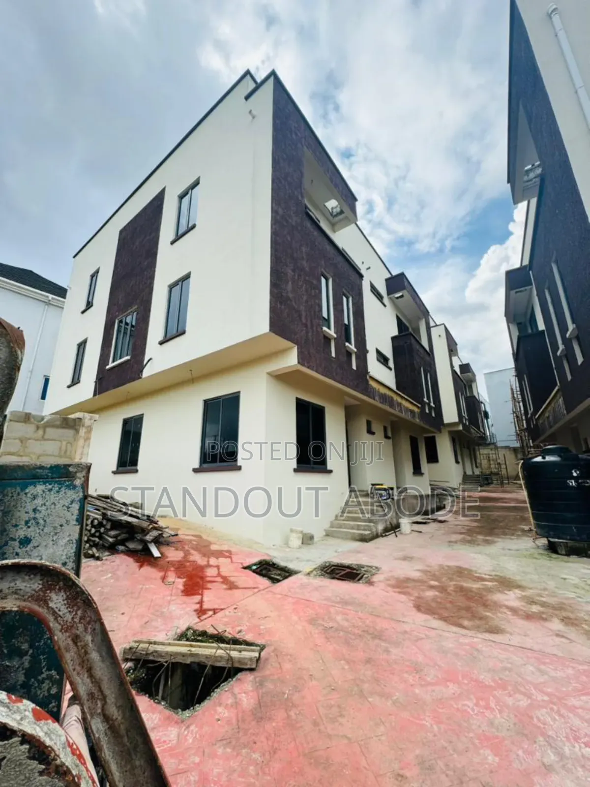 4bdrm Duplex in In An Eestate, Opebi for sale