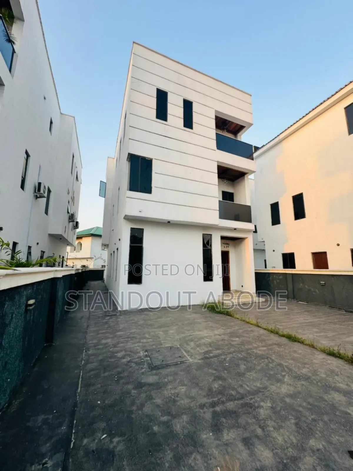 4bdrm Duplex in In An Estate, Ikeja GRA for sale