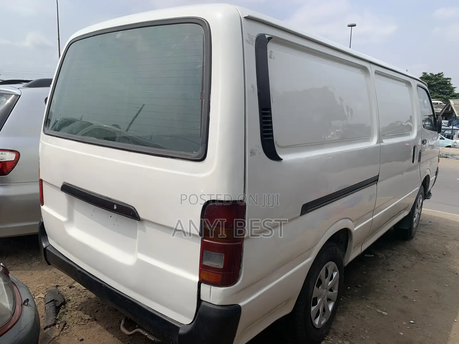 Toyota Grand HiAce 1999 White