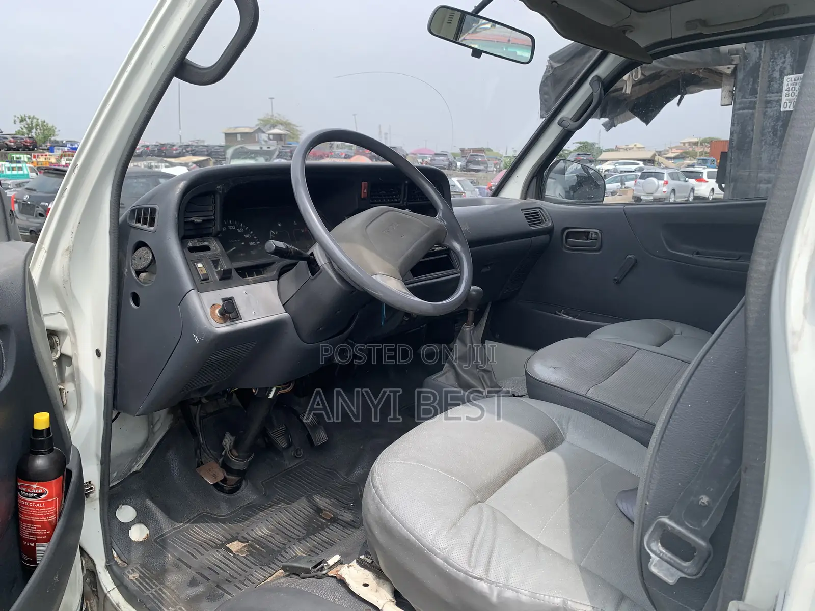 Toyota Grand HiAce 1999 White