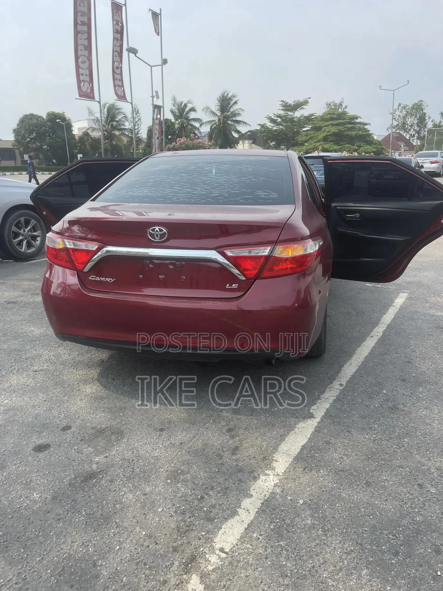 Toyota Camry LE 4dr Sedan (2.5L 4cyl 6A) 2015