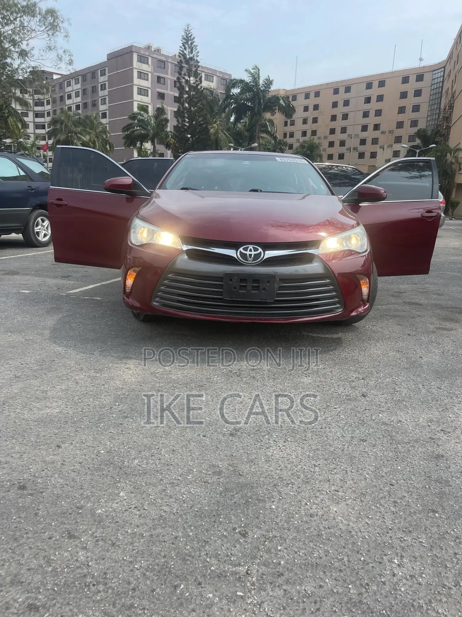Toyota Camry LE 4dr Sedan (2.5L 4cyl 6A) 2015