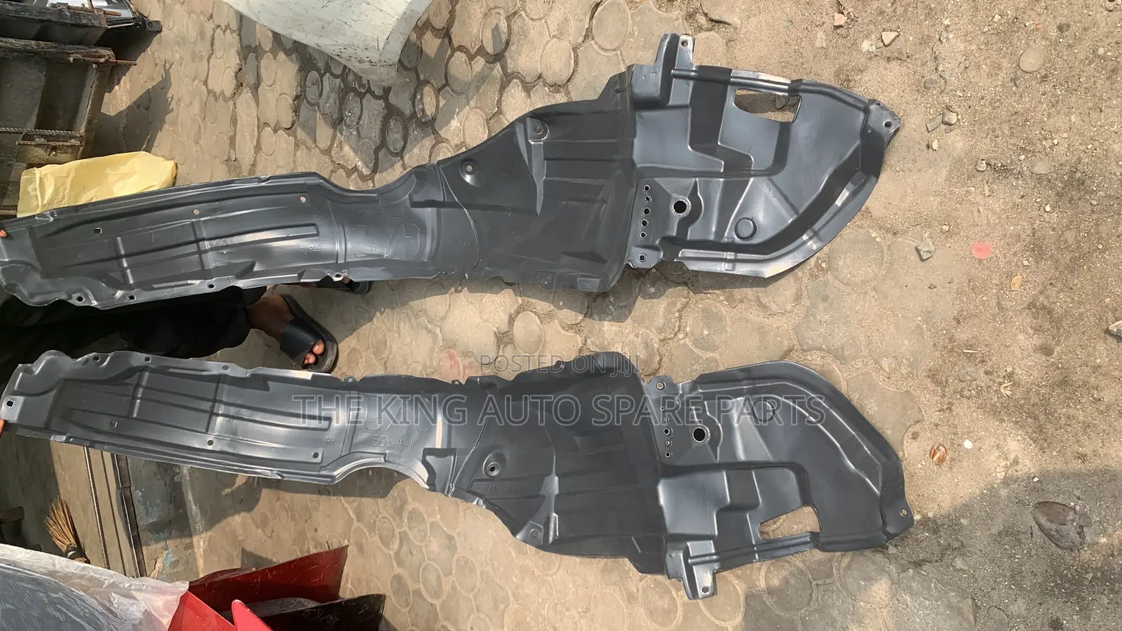 Toyota Corolla Sand Protector the Two Side Corolla 08/09 Model