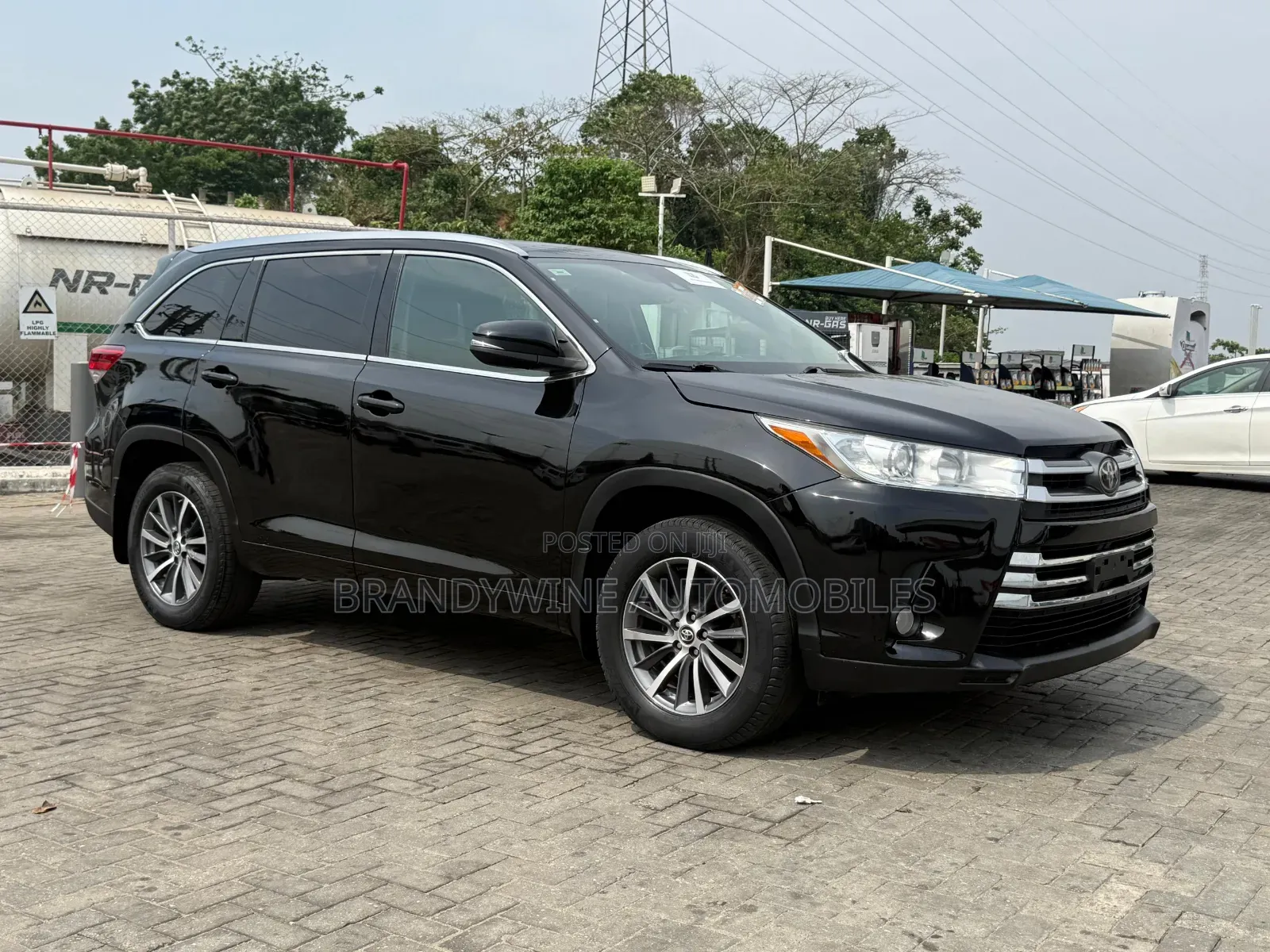 Toyota Highlander XLE 4x4 V6 (3.5L 6cyl 8A) 2017 Black