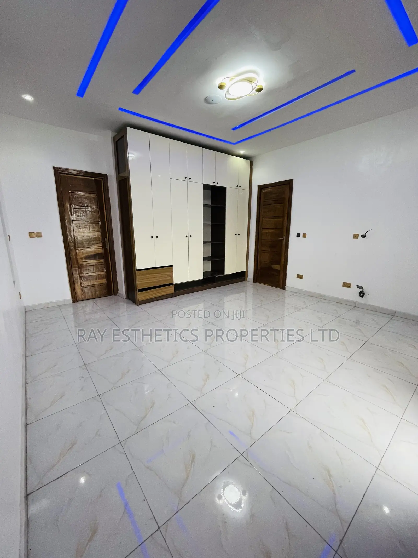 2bdrm Block of Flats in Idado Estate, Chevron for sale