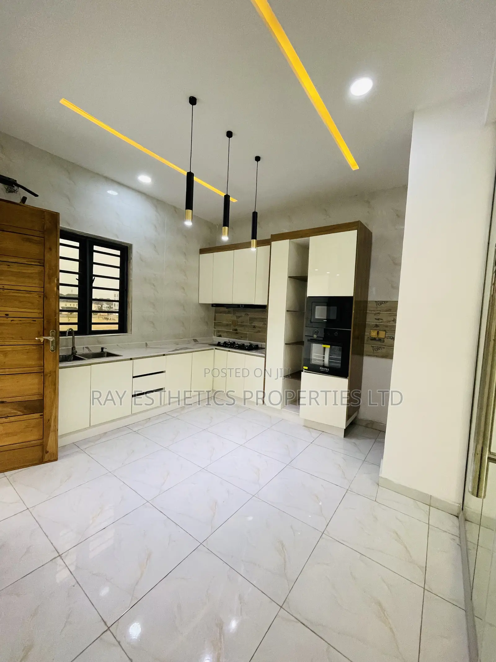 2bdrm Block of Flats in Idado Estate, Chevron for sale