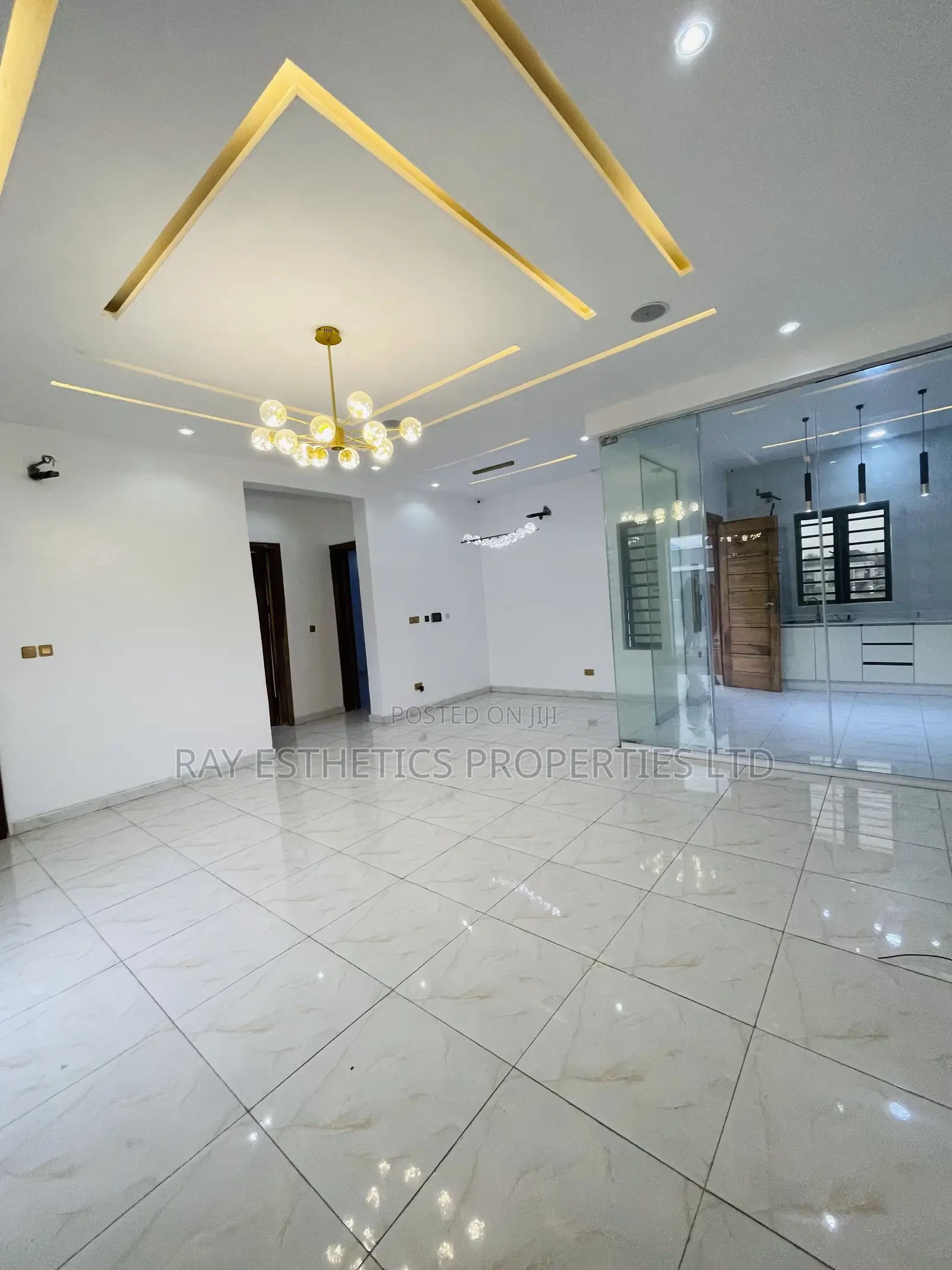 2bdrm Block of Flats in Idado Estate, Chevron for sale