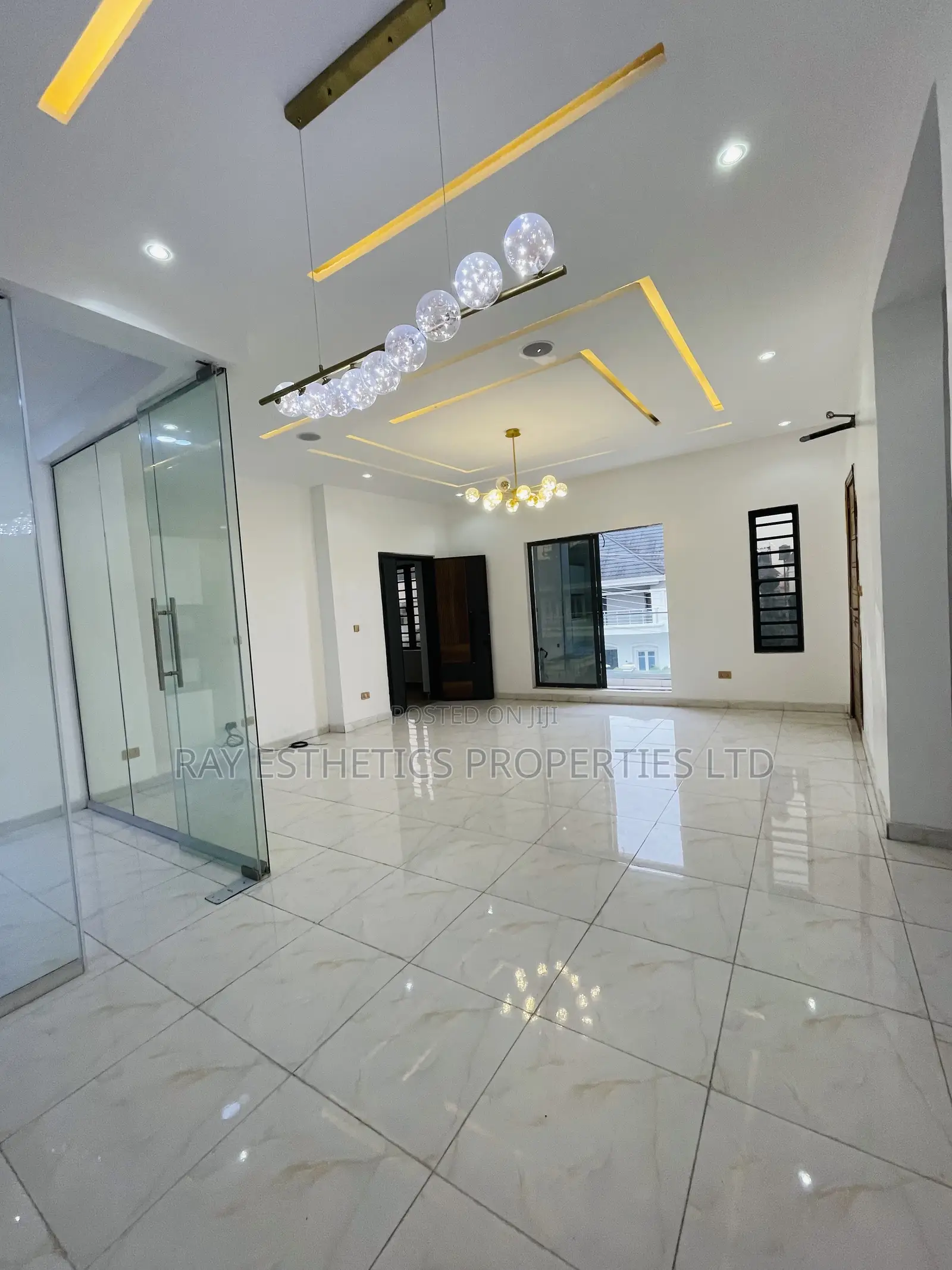 2bdrm Block of Flats in Idado Estate, Chevron for sale