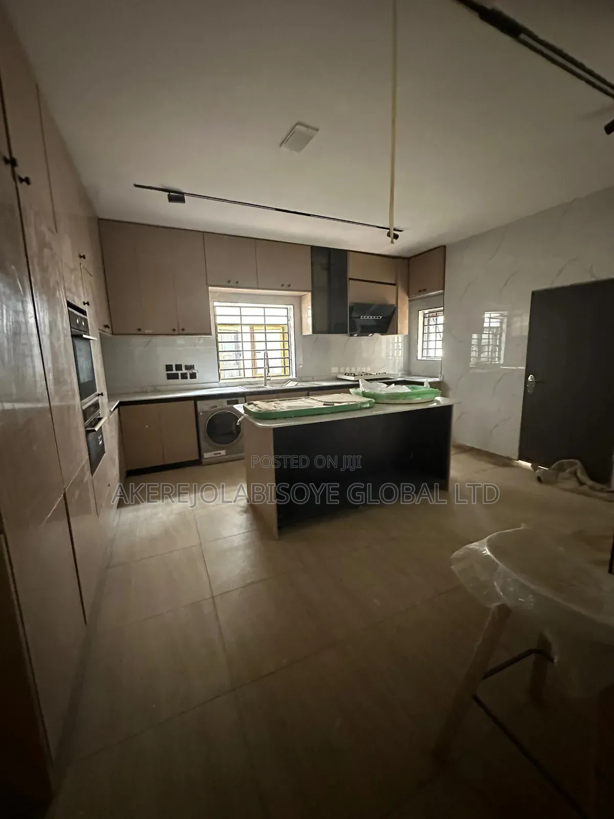 5bdrm Duplex in Wuye , Abuja for sale