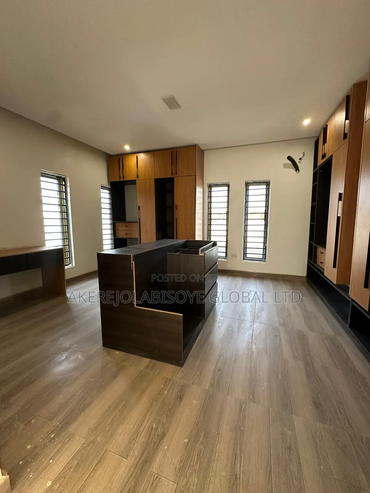 5bdrm Duplex in Wuye , Abuja for sale