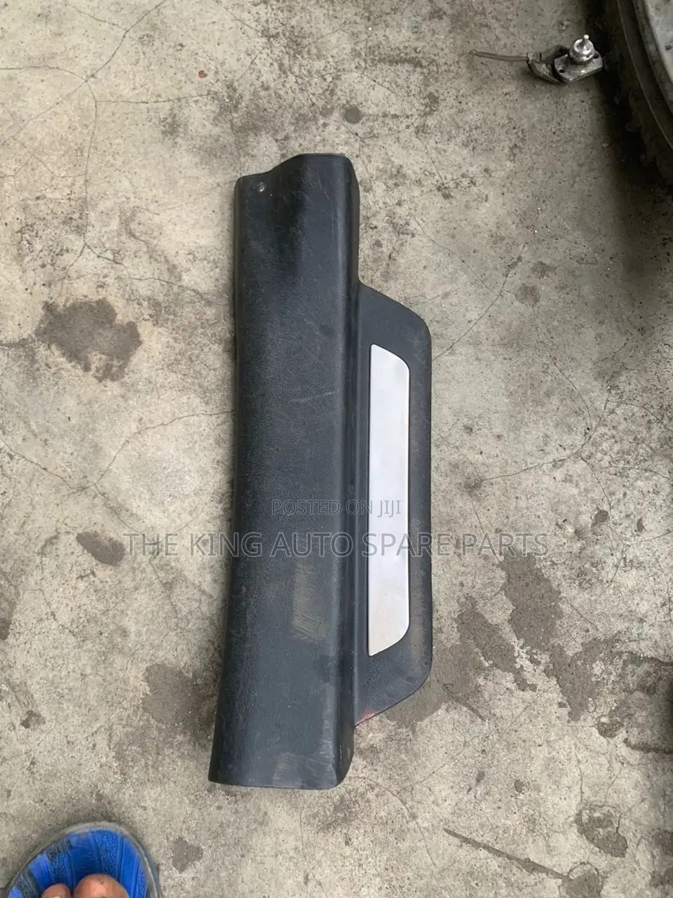 Lexus Rx 350 Floor Plastic the Front and Back Plastic Right Side 015