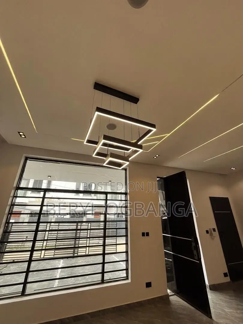 4bdrm Duplex in Ikota for sale